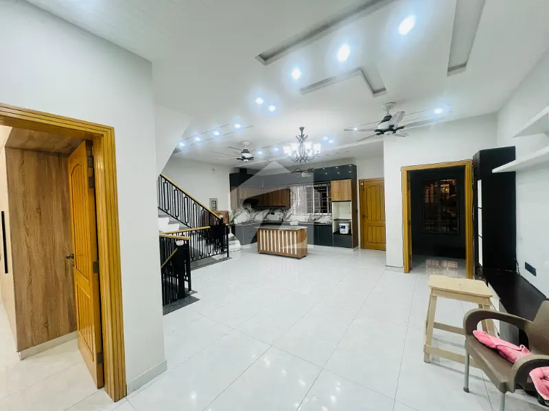 10 Marla House With 4 Bed For Rent Near AQ Khan School