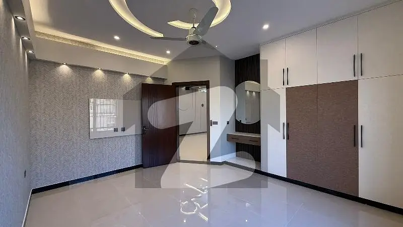 10 Marla House for sale in Block Overseas, Bahria Town ph8