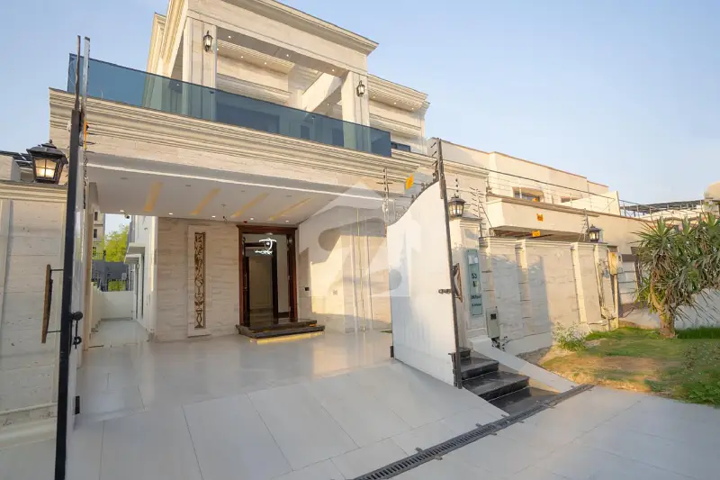 10 Marla House for sale in Block --, DHA Phase 8