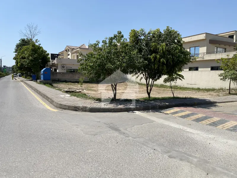 20 Marla Plot for sale in Block B, Bahria Town