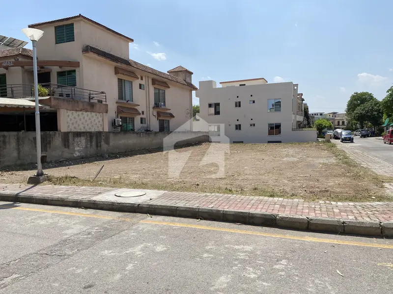 19.9 Marla Plot for sale in Block E, Bahria Town